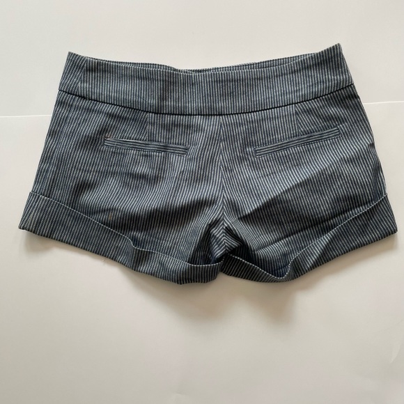 2 for $25 🛍️⭐️ striped cotton blend shorts - Picture 2 of 2